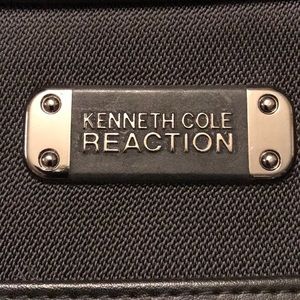 Kenneth Cole reaction R-Tech 16” laptop case